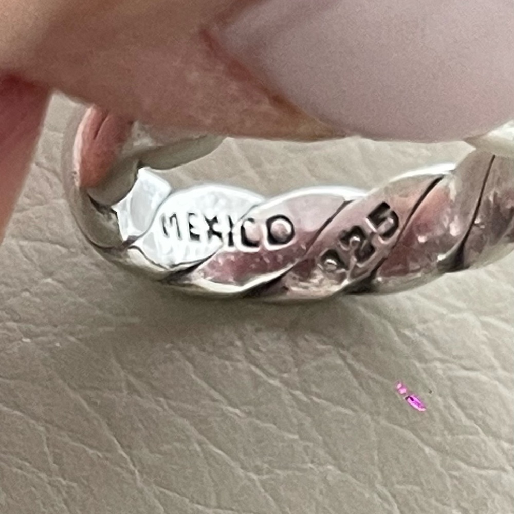 Silver Twisted Women’s ring size 51/2 - Picture 7 of 7
